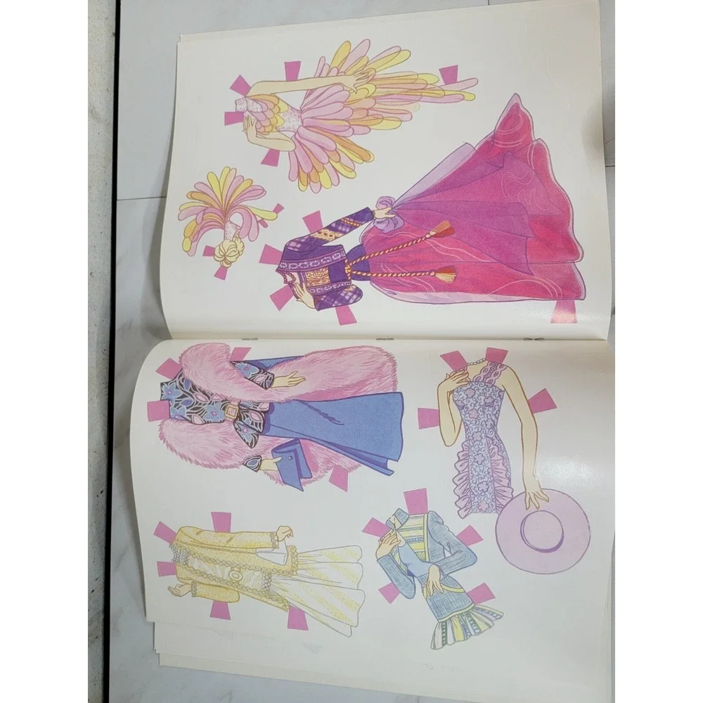 Vintage Barbie Deluxe Paper Doll Book Mattel Golden Book 1991 Uncut‎